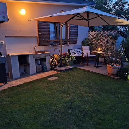Studio Apartman Lilly With Private Parking In The Yard Of The House PUY 외부 사진