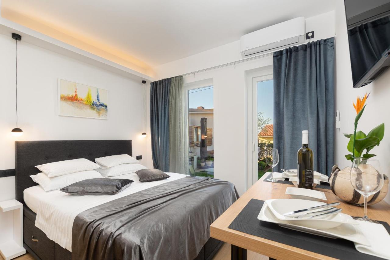 Studio Apartman Lilly With Private Parking In The Yard Of The House PUY 외부 사진