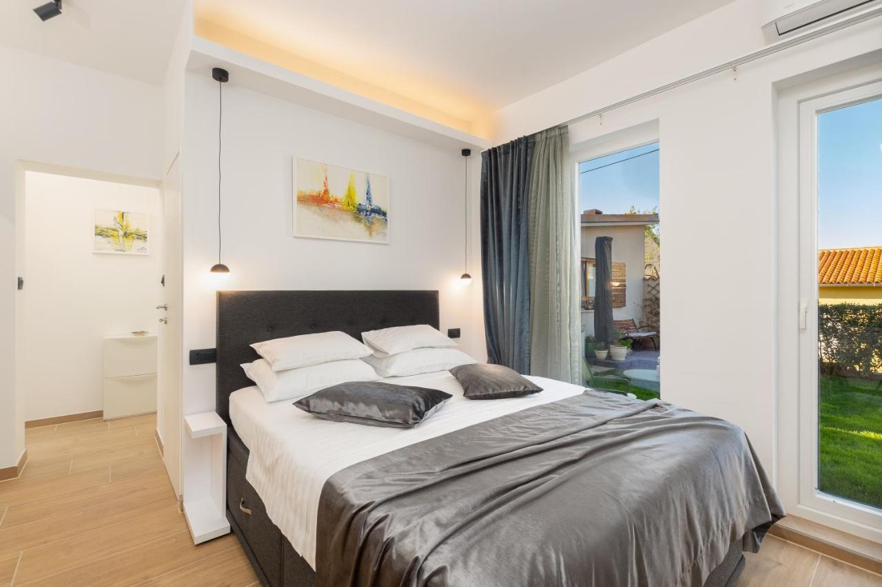 Studio Apartman Lilly With Private Parking In The Yard Of The House PUY 외부 사진